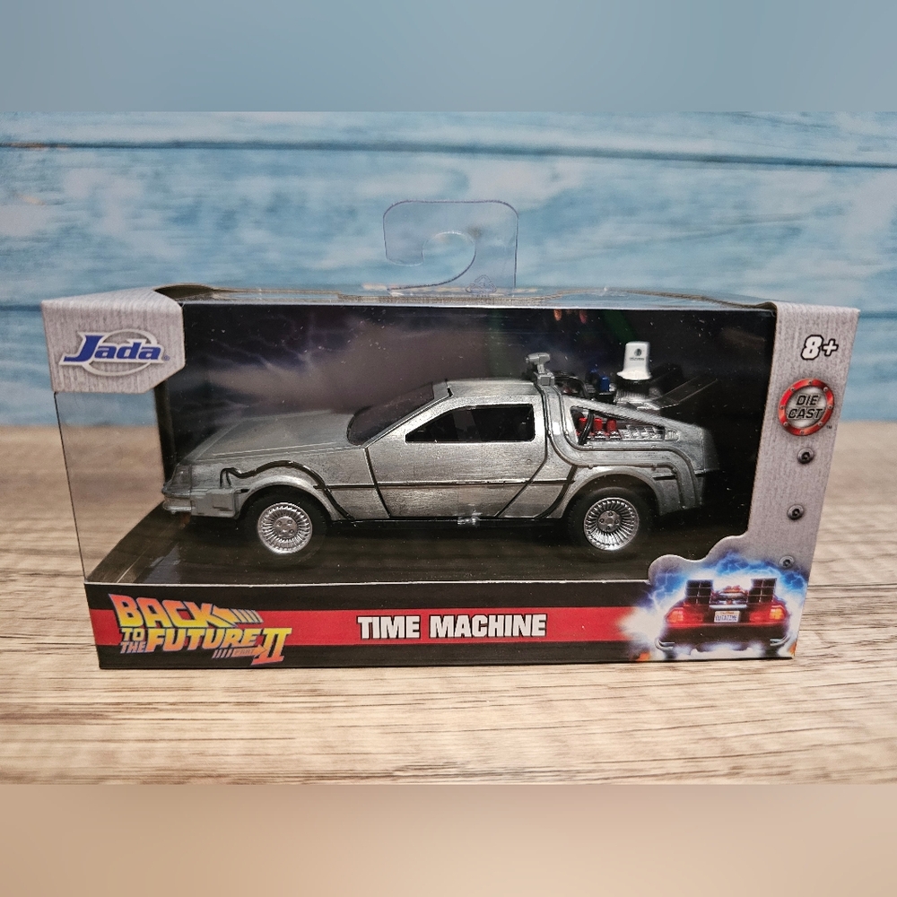 🆕️Hollywood Rides "Back To The Future II" Time Machine 1:32 Scale